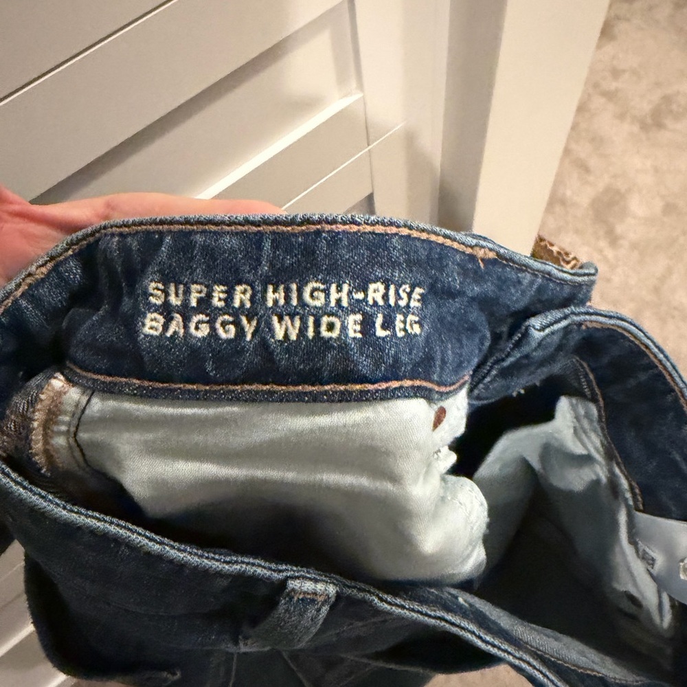 American Eagle Super High Rise Baggy Wide Leg - Picture 5 of 6
